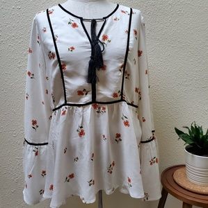 LC Lauren Conrad Floral Bell Sleeve Boho Top Sz M